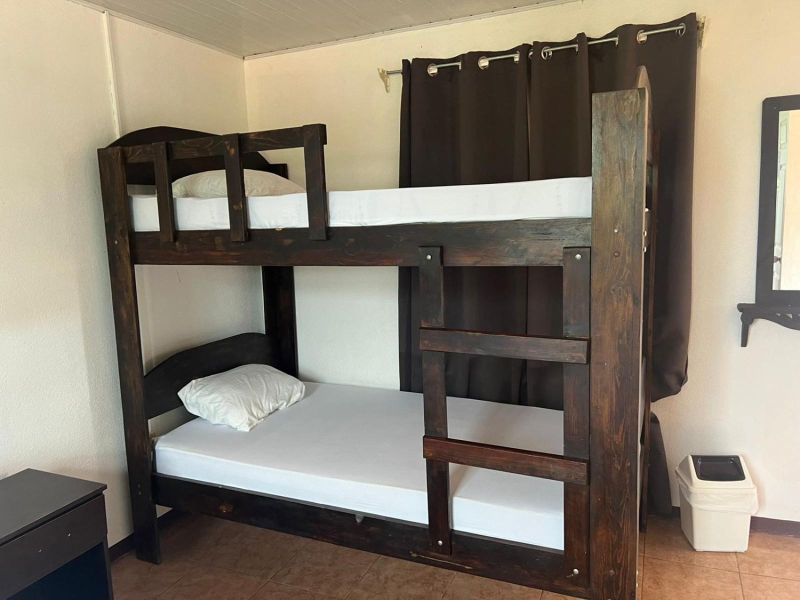 Cabinas Playa Bandera Bed & Breakfast Parrita Dış mekan fotoğraf